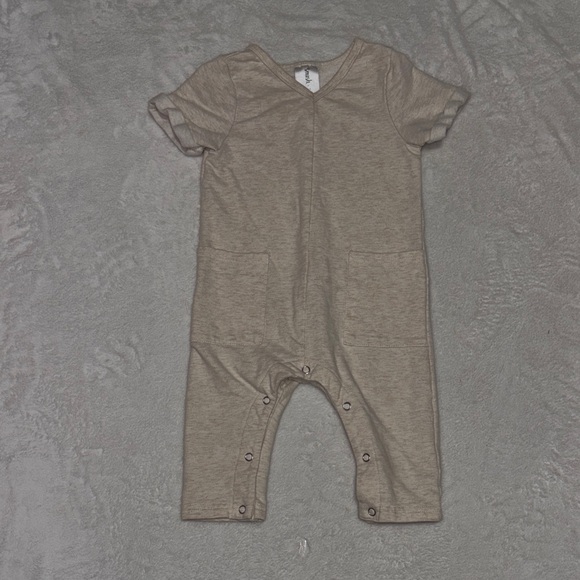 Smash + Tess cream tan Baby Romper with Snap Closures - Picture 3 of 9